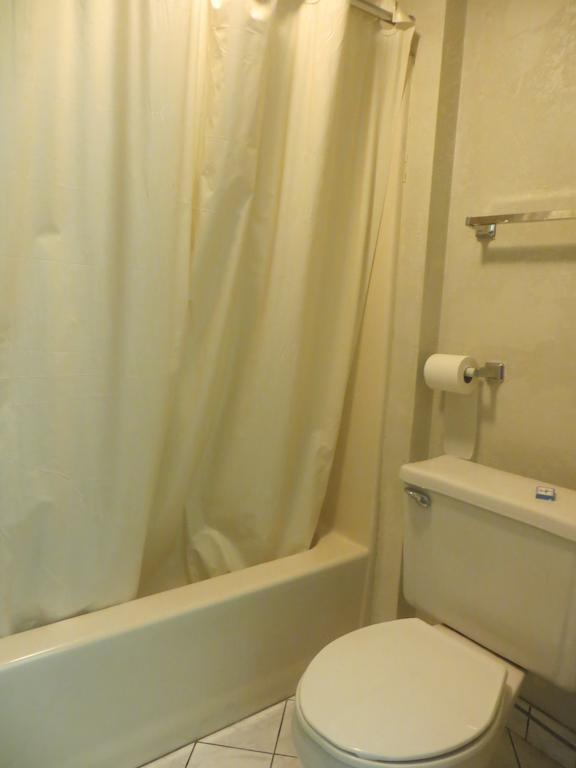 Park Ridge Inn Kenosha Room photo